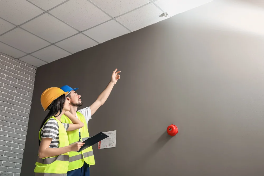 De beste voorbereiding voor glasvliesbehang in Zoetermeer is de ondergrond. Zorgt dat deze vlak en geschuurd is voor een optimale hechting met het glasvlies.